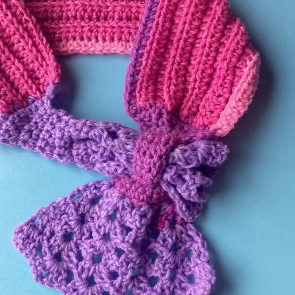 Hand crochet key hole scarf - Picture 3 of 4